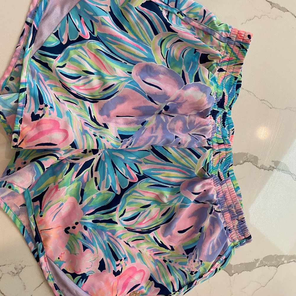 Lilly Pulitzer Luxletic Shorts (XS)